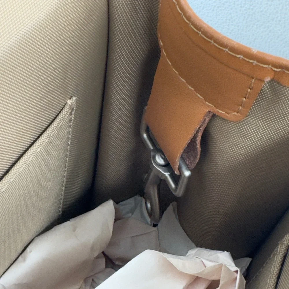 Hartmann tan leather